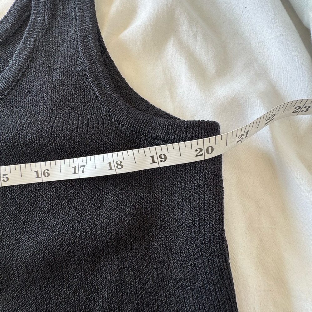 St. John Basics NWT Black Santana Knit Shell $245. L - Picture 6 of 6